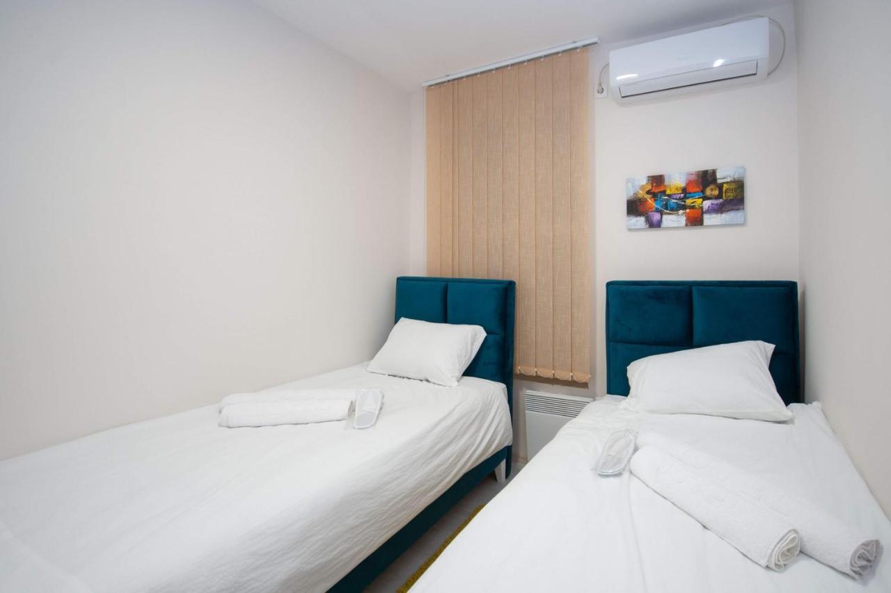 Cvetni Trg Hotel Belgrade Exterior photo